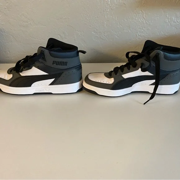 PUMA Black and Gray Sneakers - Picture 4 of 8